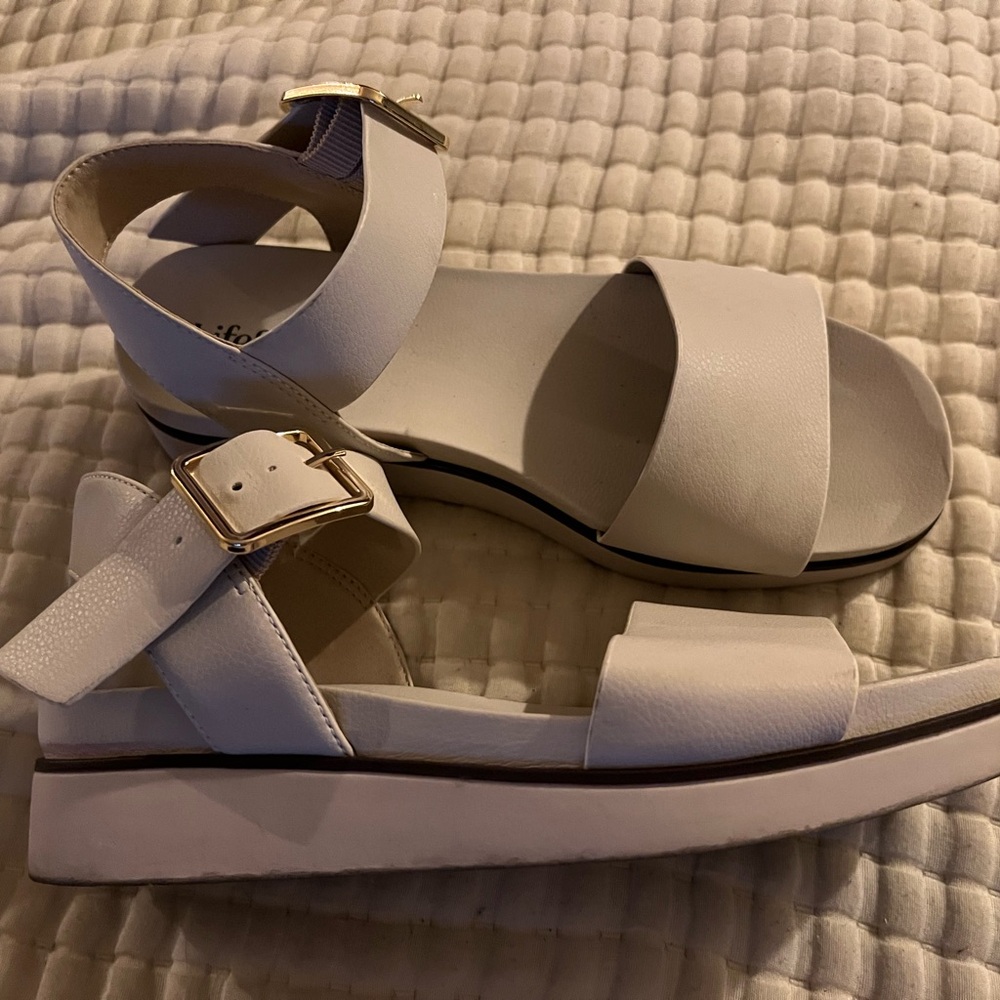 Lifestride Gillian platform sandals 8 wide